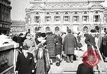 Standbild Deutsch besetzt Paris während Zweiter Weltkrieg Paris Frankreich, 1942, aus Sekunde 23 historischem Filmmaterial Videoclip 65675061107