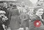 Standbild Deutsch besetzt Paris während Zweiter Weltkrieg Paris Frankreich, 1942, aus Sekunde 29 historischem Filmmaterial Videoclip 65675061107