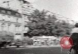 Standbild Deutsch besetzt Paris während Zweiter Weltkrieg Paris Frankreich, 1942, aus Sekunde 58 historischem Filmmaterial Videoclip 65675061107