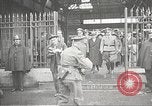 Standbild deutsche Beamte Paris Frankreich, 1942, aus Sekunde 16 historischem Filmmaterial Videoclip 65675061108