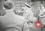 Standbild deutsche Beamte Paris Frankreich, 1942, aus Sekunde 22 historischem Filmmaterial Videoclip 65675061108