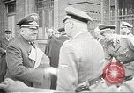 Standbild deutsche Beamte Paris Frankreich, 1942, aus Sekunde 25 historischem Filmmaterial Videoclip 65675061108