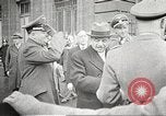 Standbild deutsche Beamte Paris Frankreich, 1942, aus Sekunde 28 historischem Filmmaterial Videoclip 65675061108