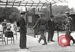 Standbild deutsche Beamte Paris Frankreich, 1942, aus Sekunde 44 historischem Filmmaterial Videoclip 65675061108