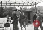 Standbild deutsche Beamte Paris Frankreich, 1942, aus Sekunde 45 historischem Filmmaterial Videoclip 65675061108