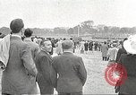 Standbild deutsche Beamte Paris Frankreich, 1942, aus Sekunde 52 historischem Filmmaterial Videoclip 65675061108