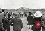 Standbild deutsche Beamte Paris Frankreich, 1942, aus Sekunde 55 historischem Filmmaterial Videoclip 65675061108