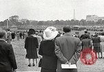 Standbild deutsche Beamte Paris Frankreich, 1942, aus Sekunde 57 historischem Filmmaterial Videoclip 65675061108