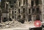 Standbild beschädigte Gebäude Sizilien Italien, 1943, aus Sekunde 30 historischem Filmmaterial Videoclip 65675061160