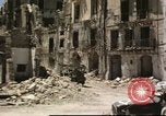 Standbild beschädigte Gebäude Sizilien Italien, 1943, aus Sekunde 33 historischem Filmmaterial Videoclip 65675061160