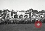 Standbild Adolf Hitler spricht auf 120 tausend Menschen in Erfurt Deutschland Erfurt Deutschland, 1933, aus Sekunde 16 historischem Filmmaterial Videoclip 65675061184