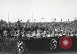 Standbild Adolf Hitler spricht auf 120 tausend Menschen in Erfurt Deutschland Erfurt Deutschland, 1933, aus Sekunde 38 historischem Filmmaterial Videoclip 65675061184