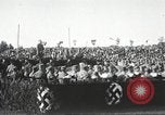Standbild Adolf Hitler spricht auf 120 tausend Menschen in Erfurt Deutschland Erfurt Deutschland, 1933, aus Sekunde 39 historischem Filmmaterial Videoclip 65675061184