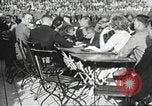 Standbild Adolf Hitler spricht auf 120 tausend Menschen in Erfurt Deutschland Erfurt Deutschland, 1933, aus Sekunde 48 historischem Filmmaterial Videoclip 65675061184