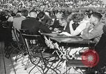 Standbild Adolf Hitler spricht auf 120 tausend Menschen in Erfurt Deutschland Erfurt Deutschland, 1933, aus Sekunde 51 historischem Filmmaterial Videoclip 65675061184