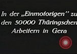 Image Adolf Hitler parle de foule de travailleurs à Gera en Thuringe Allemagne Gera Allemagne, 1932, de la seconde 6 séquences d'archives historiques vidéo 65675061185