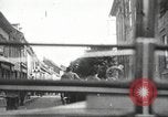 Image Adolf Hitler parle de foule de travailleurs à Gera en Thuringe Allemagne Gera Allemagne, 1932, de la seconde 16 séquences d'archives historiques vidéo 65675061185