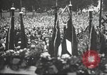 Image Adolf Hitler parle de foule de travailleurs à Gera en Thuringe Allemagne Gera Allemagne, 1932, de la seconde 44 séquences d'archives historiques vidéo 65675061185