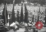 Image Adolf Hitler parle de foule de travailleurs à Gera en Thuringe Allemagne Gera Allemagne, 1932, de la seconde 51 séquences d'archives historiques vidéo 65675061185