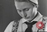 Standbild Hitler Madchen Deutschland, 1944, aus Sekunde 13 historischem Filmmaterial Videoclip 65675061189