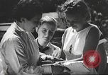 Standbild Hitler Madchen Deutschland, 1944, aus Sekunde 30 historischem Filmmaterial Videoclip 65675061193