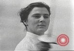 Standbild Hitler Madchen Deutschland, 1944, aus Sekunde 3 historischem Filmmaterial Videoclip 65675061194