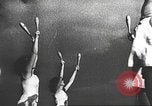 Standbild Hitler Madchen Deutschland, 1944, aus Sekunde 40 historischem Filmmaterial Videoclip 65675061195