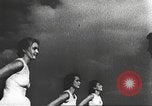 Standbild Hitler Madchen Deutschland, 1944, aus Sekunde 42 historischem Filmmaterial Videoclip 65675061195