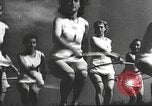 Standbild Hitler Madchen Deutschland, 1944, aus Sekunde 47 historischem Filmmaterial Videoclip 65675061195