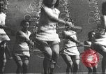 Standbild Hitler Madchen Deutschland, 1944, aus Sekunde 50 historischem Filmmaterial Videoclip 65675061195