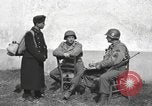 Standbild US-Soldaten interview ungarischen Military School boys Freyung Deutschland, 1945, aus Sekunde 10 historischem Filmmaterial Videoclip 65675061211