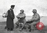 Standbild US-Soldaten interview ungarischen Military School boys Freyung Deutschland, 1945, aus Sekunde 11 historischem Filmmaterial Videoclip 65675061211