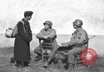 Standbild US-Soldaten interview ungarischen Military School boys Freyung Deutschland, 1945, aus Sekunde 20 historischem Filmmaterial Videoclip 65675061211