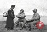 Standbild US-Soldaten interview ungarischen Military School boys Freyung Deutschland, 1945, aus Sekunde 28 historischem Filmmaterial Videoclip 65675061211