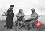 Standbild US-Soldaten interview ungarischen Military School boys Freyung Deutschland, 1945, aus Sekunde 31 historischem Filmmaterial Videoclip 65675061211