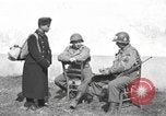 Standbild US-Soldaten interview ungarischen Military School boys Freyung Deutschland, 1945, aus Sekunde 34 historischem Filmmaterial Videoclip 65675061211