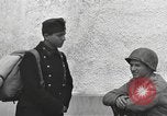 Standbild US-Soldaten interview ungarischen Military School boys Freyung Deutschland, 1945, aus Sekunde 35 historischem Filmmaterial Videoclip 65675061211
