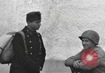 Standbild US-Soldaten interview ungarischen Military School boys Freyung Deutschland, 1945, aus Sekunde 36 historischem Filmmaterial Videoclip 65675061211