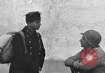 Standbild US-Soldaten interview ungarischen Military School boys Freyung Deutschland, 1945, aus Sekunde 41 historischem Filmmaterial Videoclip 65675061211