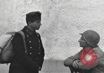 Standbild US-Soldaten interview ungarischen Military School boys Freyung Deutschland, 1945, aus Sekunde 44 historischem Filmmaterial Videoclip 65675061211