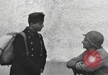 Standbild US-Soldaten interview ungarischen Military School boys Freyung Deutschland, 1945, aus Sekunde 46 historischem Filmmaterial Videoclip 65675061211