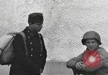 Standbild US-Soldaten interview ungarischen Military School boys Freyung Deutschland, 1945, aus Sekunde 55 historischem Filmmaterial Videoclip 65675061211