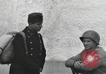 Standbild US-Soldaten interview ungarischen Military School boys Freyung Deutschland, 1945, aus Sekunde 57 historischem Filmmaterial Videoclip 65675061211