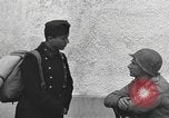Standbild US-Soldaten interview ungarischen Military School boys Freyung Deutschland, 1945, aus Sekunde 61 historischem Filmmaterial Videoclip 65675061211
