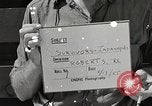 Image survivants du USS Indianapolis Guam Îles Mariannes, 1945, de la seconde 5 séquences d'archives historiques vidéo 65675061212