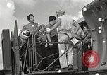 Image survivants du USS Indianapolis Guam Îles Mariannes, 1945, de la seconde 14 séquences d'archives historiques vidéo 65675061212
