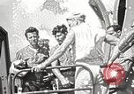 Image survivants du USS Indianapolis Guam Îles Mariannes, 1945, de la seconde 17 séquences d'archives historiques vidéo 65675061212