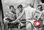 Image survivants du USS Indianapolis Guam Îles Mariannes, 1945, de la seconde 20 séquences d'archives historiques vidéo 65675061212