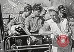 Image survivants du USS Indianapolis Guam Îles Mariannes, 1945, de la seconde 23 séquences d'archives historiques vidéo 65675061212
