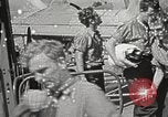 Image survivants du USS Indianapolis Guam Îles Mariannes, 1945, de la seconde 26 séquences d'archives historiques vidéo 65675061212